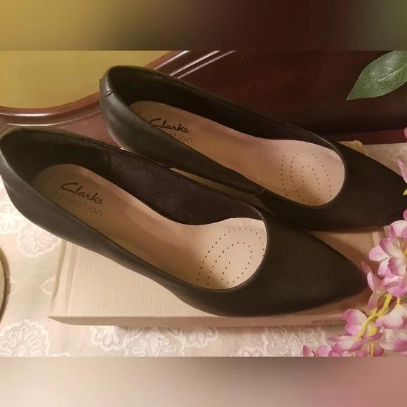 NEW Women's Clarks Linvale Jerica Black Pointed Toe Pumps Size 8 Wide - Picture 9 of 9